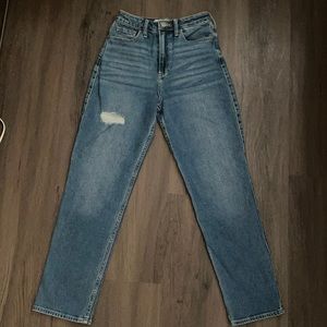 Hollister Ultra high-rise Straight Leg Jeans